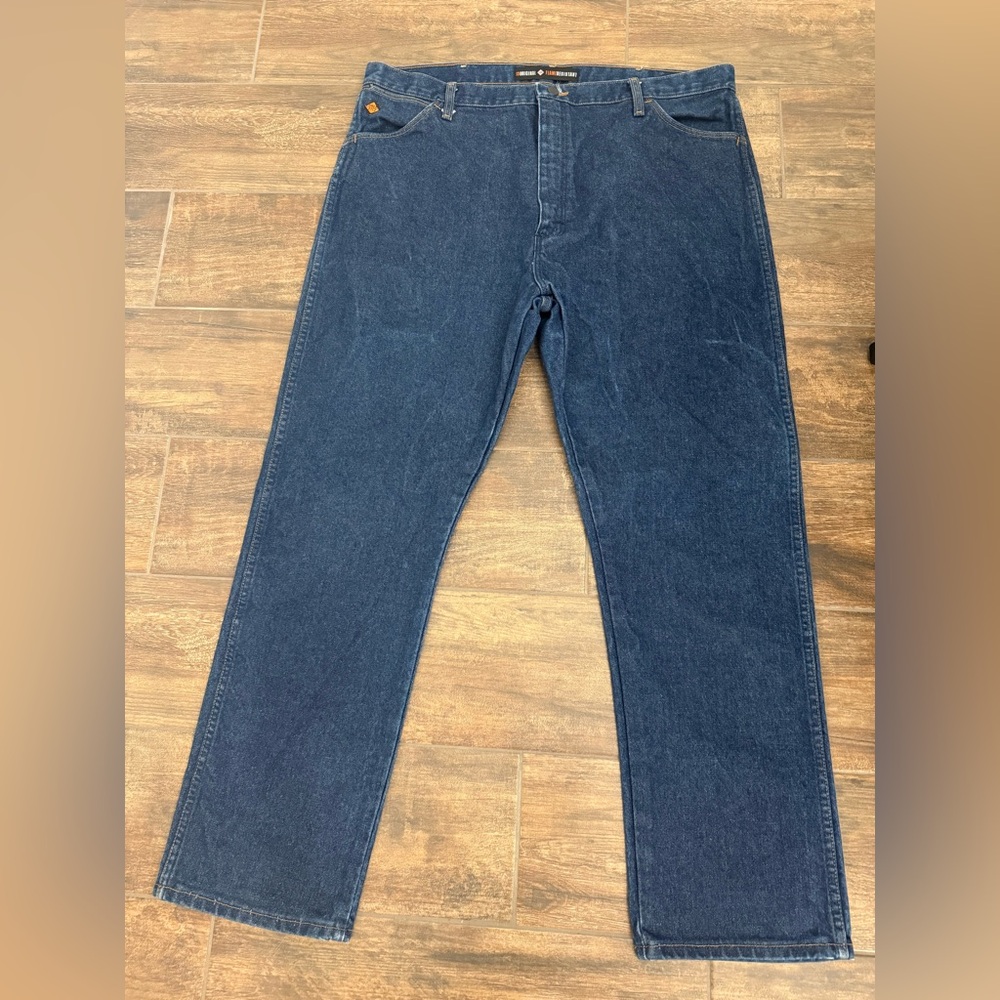 Wrangler Men's Deep Blue Straight Jeans